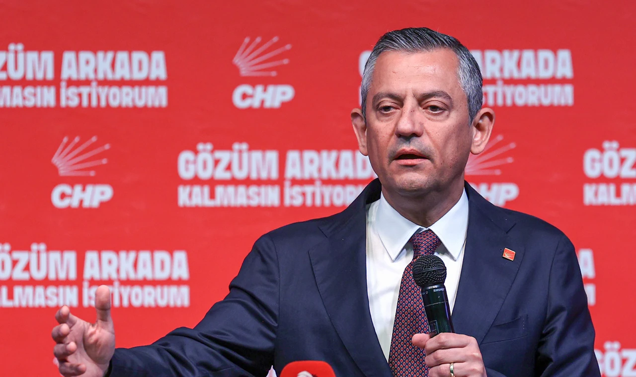CHP Lideri Özel Kuşadası’nda Otizm Sempozyumu’nda konuştu