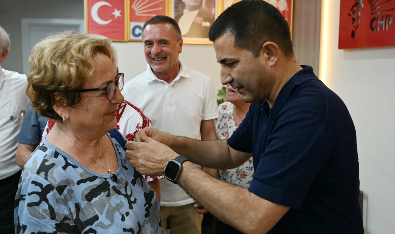 Kuşadası’nda CHP’ye katılım
