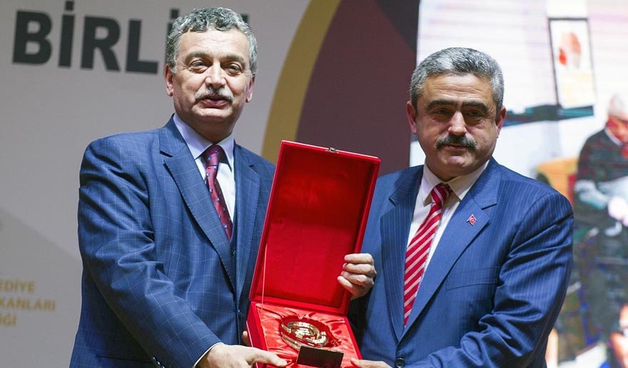 Başkan Alıcık’ı onurlanadıran ödül…