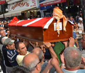 CENAZEDE BÜYÜKŞEHİR'E TEPKİ YAĞDI…