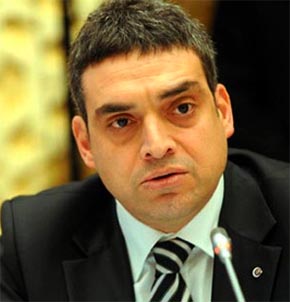 ÇİÇEK, “REKLAM ARASINI” GÖRMEZDEN GELDİ