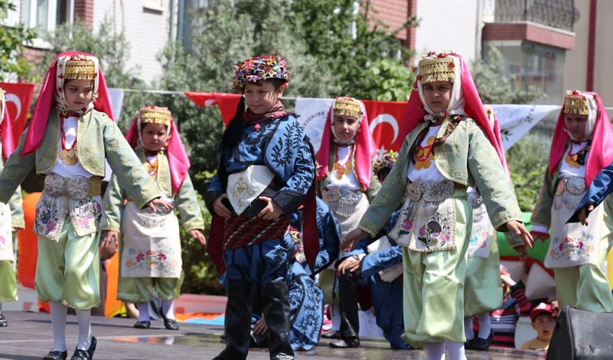 Efeler’de 23 Nisan coşkusu…