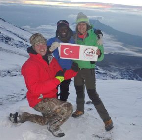 KİLİMANJARO DAĞI’NA TIRMANDI