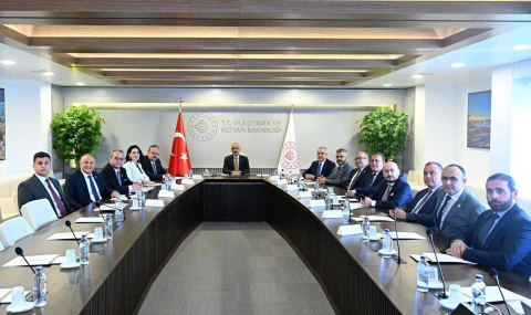 Ulaştırma Bakanı Uraloğlu Aydın heyetini ağırladı