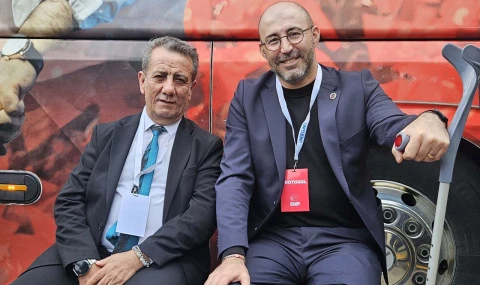 Kuşadası’nda Özgür Özel’e dikkat çeken destek