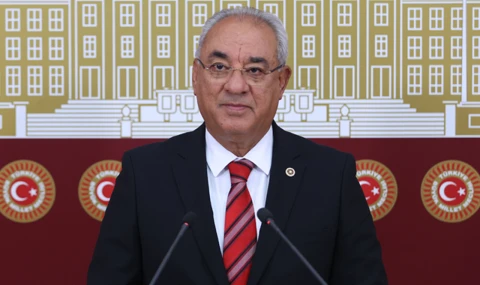 Önder Aksakal: “Büyükşehir Yasası eski haline getirilmelidir.”