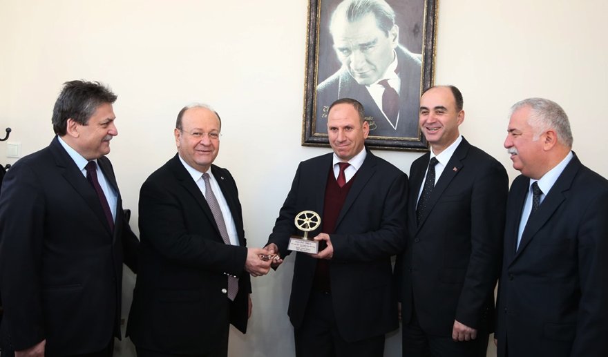 Ayın Şoförü ödülünü İlhan Tonguç aldı..