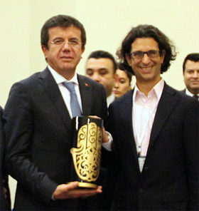 EKONOMİ BAKANI ZEYBEKCİ İZMİR’DE..