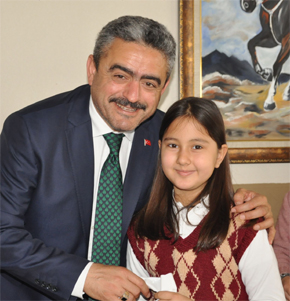 BAŞARILI ÖĞRENCİLERE ÖDÜL