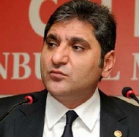 CHP’DE SÜRPRİZ İSTİFA