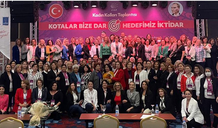 CHP Kadın Kolları Kuşadası’nda toplandı..