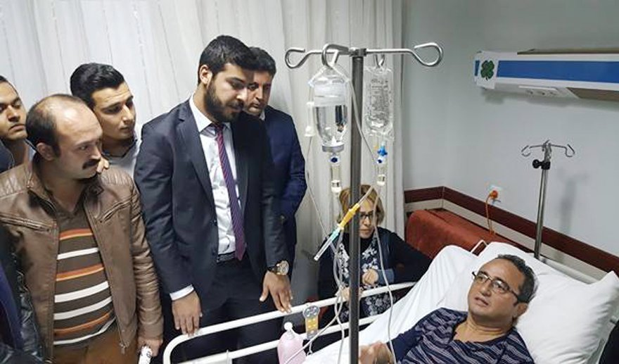 CHP’li gençler Tezcan’ı hastanede ziyaret etti..