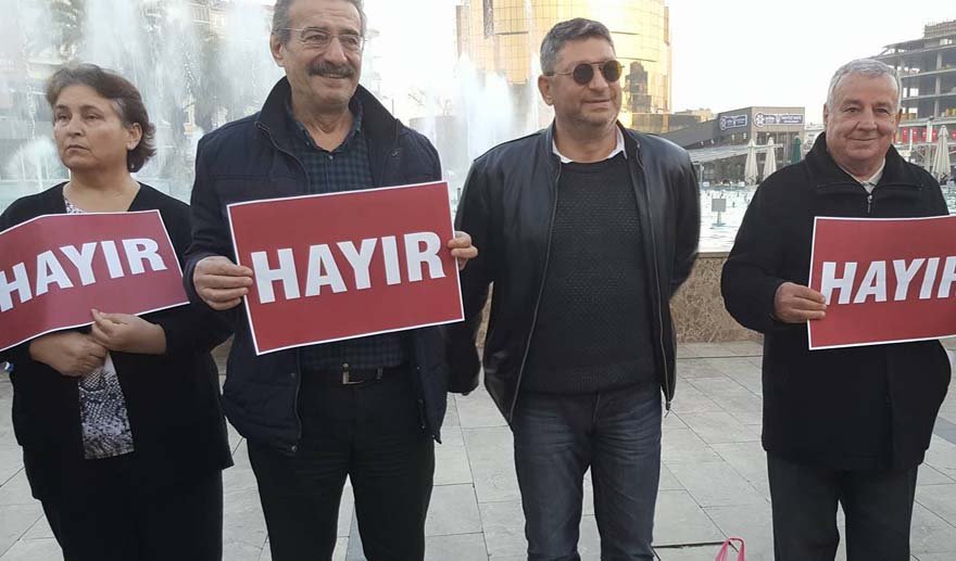 CHP’lilerden “Hayır” protestosu..