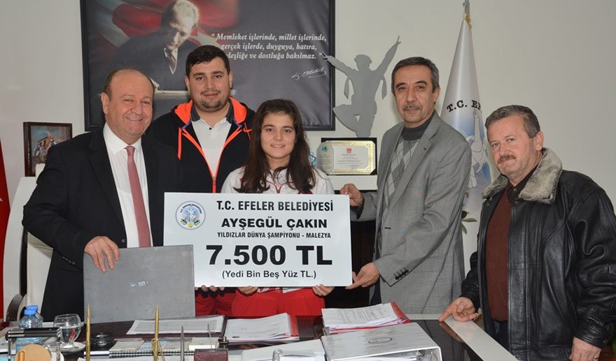 Dünya Şampiyonu Çakın'a Efeler Belediyesi'nden destek...