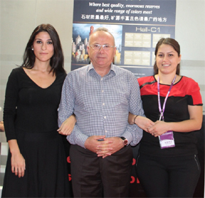 EKMEĞİNİ TAŞTAN ÇIKARAN KADINLAR