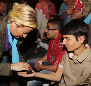 ENGELLİLER ASKERLİK SEVİNCİNİ YAŞADILAR