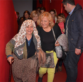 İLK KEZ SİNEMAYA GİTTİLER..