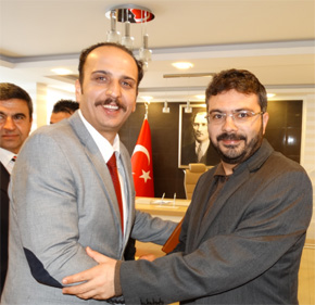 İLK ZİYARETİNİ ATA OCAĞINA YAPTI