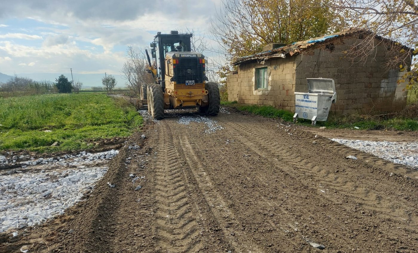 Kırsal Mahallelerin yolları yenileniyor