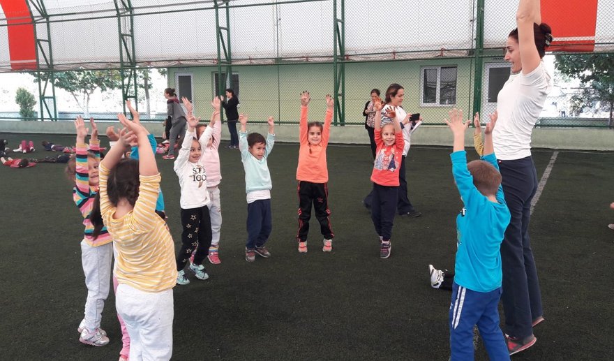 Köşk Anaokulu spor yapıyor...