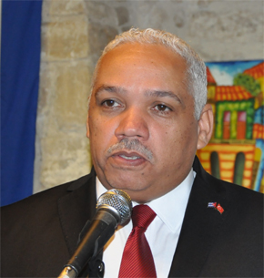 KÜBALI RESSAM KUŞADASI’NDA