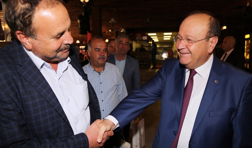 Özakcan, yeniden adaylığın sinyalini verdi..