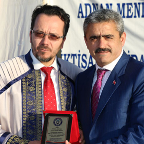 REKTÖR BİRCAN’DAN, ALICIK’A PLAKET…