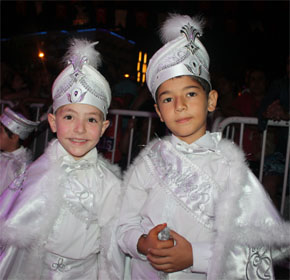 ROMANLAR ÜMMÜYE İLE COŞTU 