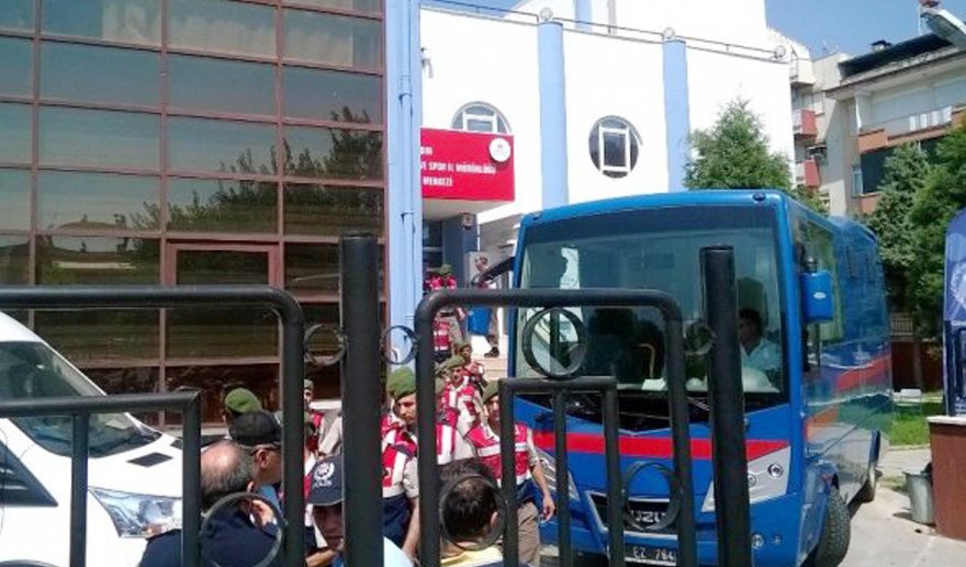 Şartlı tahliye edildiler…