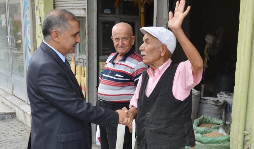 Vali Koçak’tan çat kapı ziyaretler…