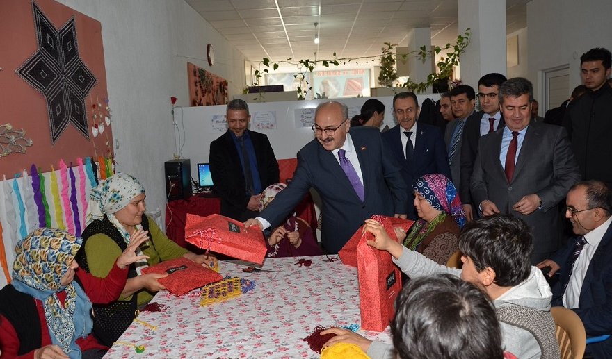 Vali Köşger Buharkent’te…