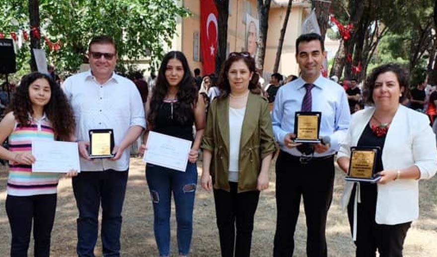 Yönetmen Taner’e ödül..