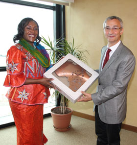 ZAMBİYA’DAN TÜRK TEKSTİLCİSİNE DAVET